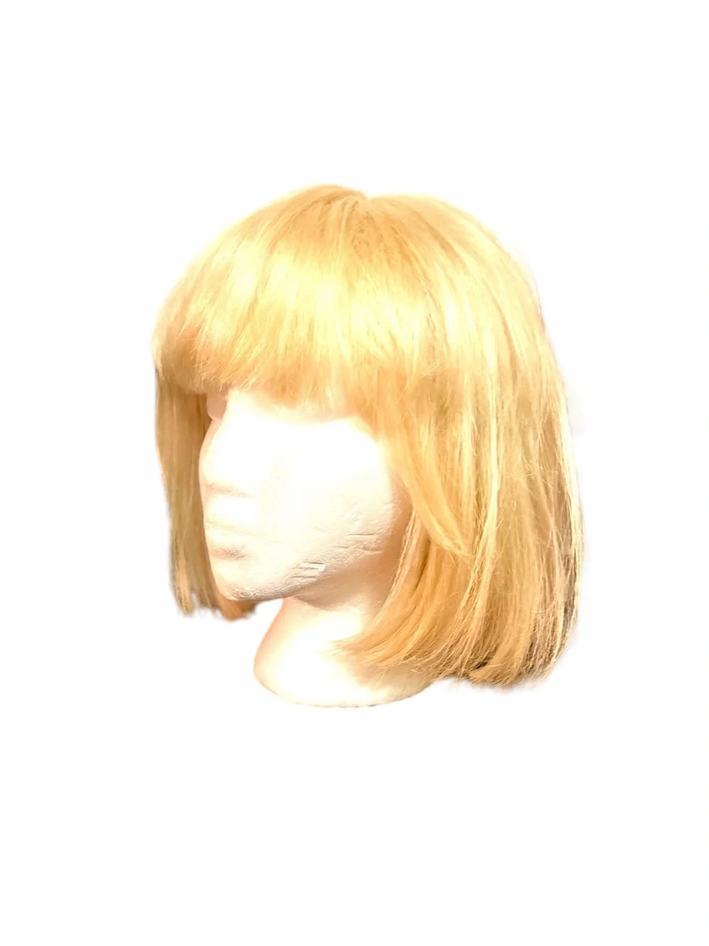 Platinum Blonde Bob Wig with a Straight Cut and Classic Fringe Bangs